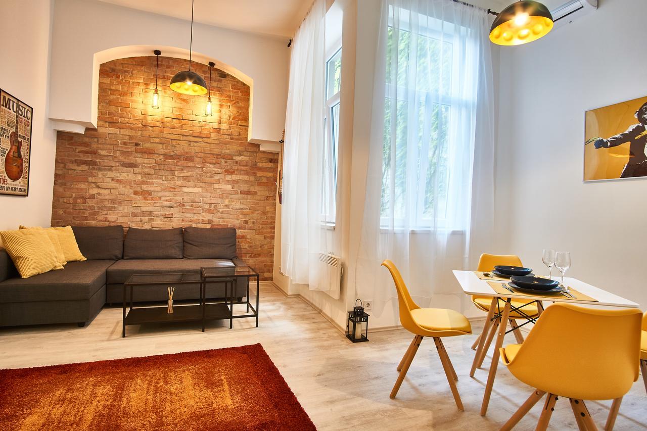 Design Apartment In The City Center With Ac Budapest Exterior foto
